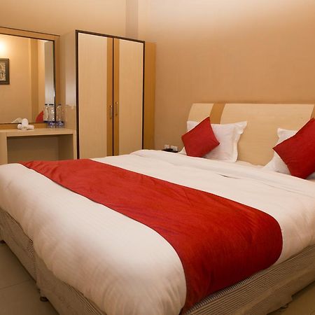 Oyo 3345 Shubham Beach Hotel Puri Buitenkant foto