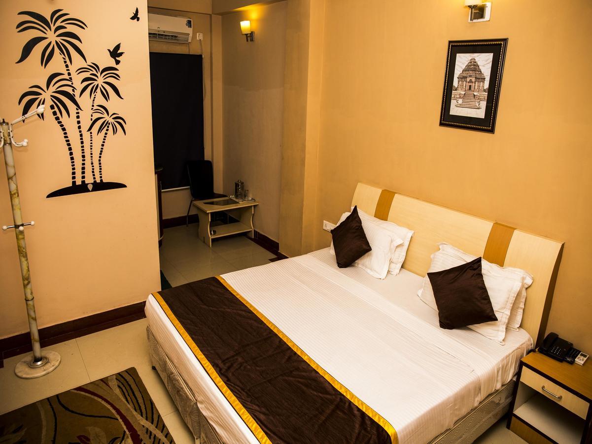 Oyo 3345 Shubham Beach Hotel Puri Buitenkant foto