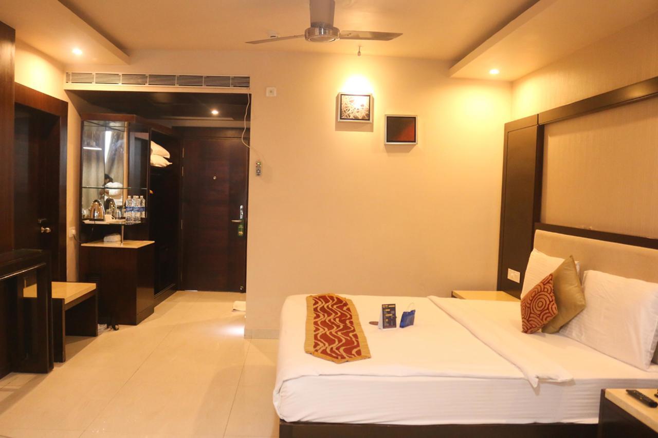Oyo 3345 Shubham Beach Hotel Puri Buitenkant foto