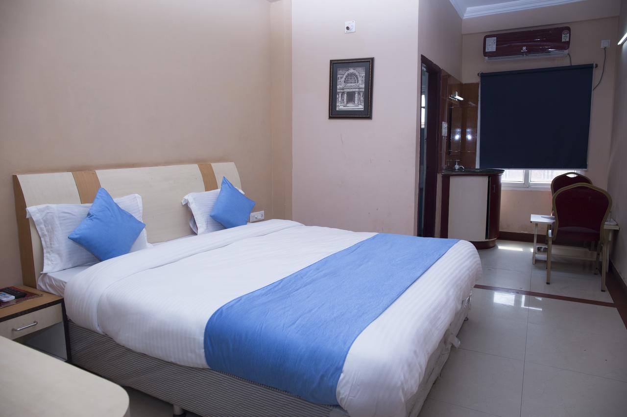 Oyo 3345 Shubham Beach Hotel Puri Buitenkant foto