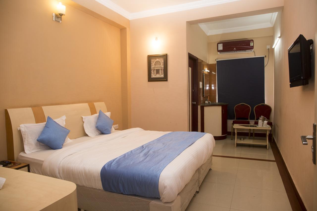 Oyo 3345 Shubham Beach Hotel Puri Buitenkant foto
