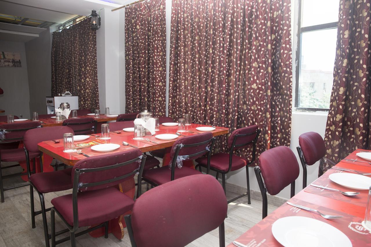 Oyo 3345 Shubham Beach Hotel Puri Buitenkant foto